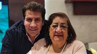 كانوا السند والدعوة الطيبة.. نجوم تأثر الجمهور بفقدان أمهاتهم