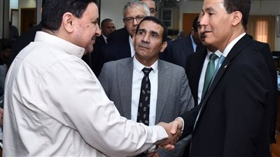 تحركات ميدانية لدعم الاستثمار.. رئيس هيئة الاستثمار يتفقد مركز خدمات المستثمرين بالعاشر من رمضان
