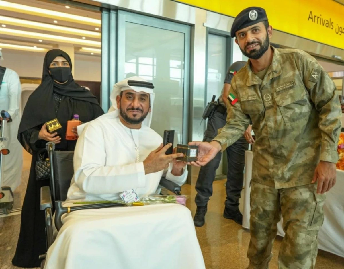شرطة أبوظبي ترحب بالحجاج العائدين عبر مطار زايد الدولي