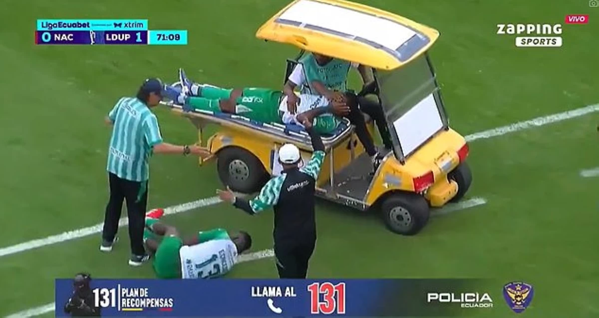 لاعب يدهس سيارة إسعاف زميله في الإكوادور