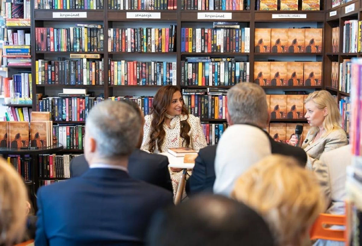 بدور القاسمي تطلق الترجمة البولندية لكتاب «أخبروهم أنها هنا»