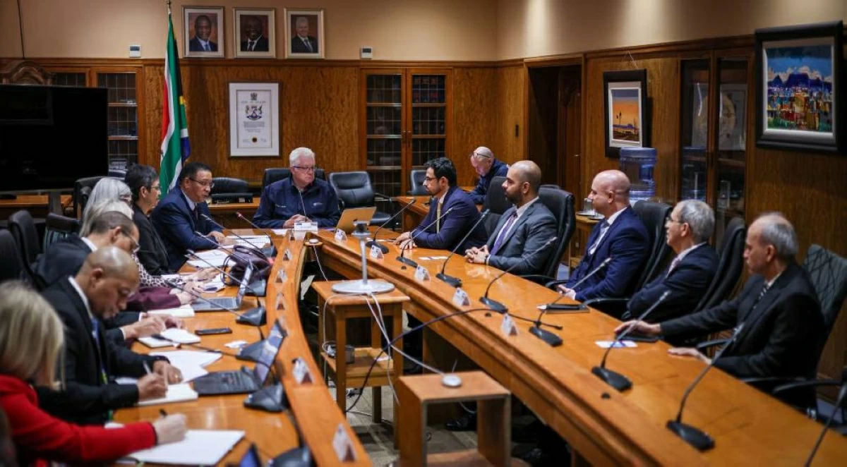 غرف دبي تبحث مع رئيس وزراء «كيب الغربية» تعزيز التجارة والاستثمار