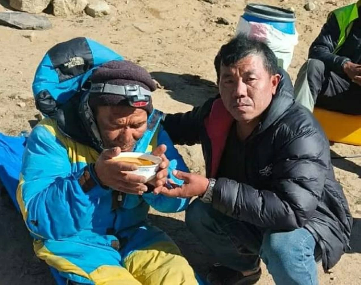 6 أيام بمفرده في منطقة الموت بـ«إيفرست» وينجو