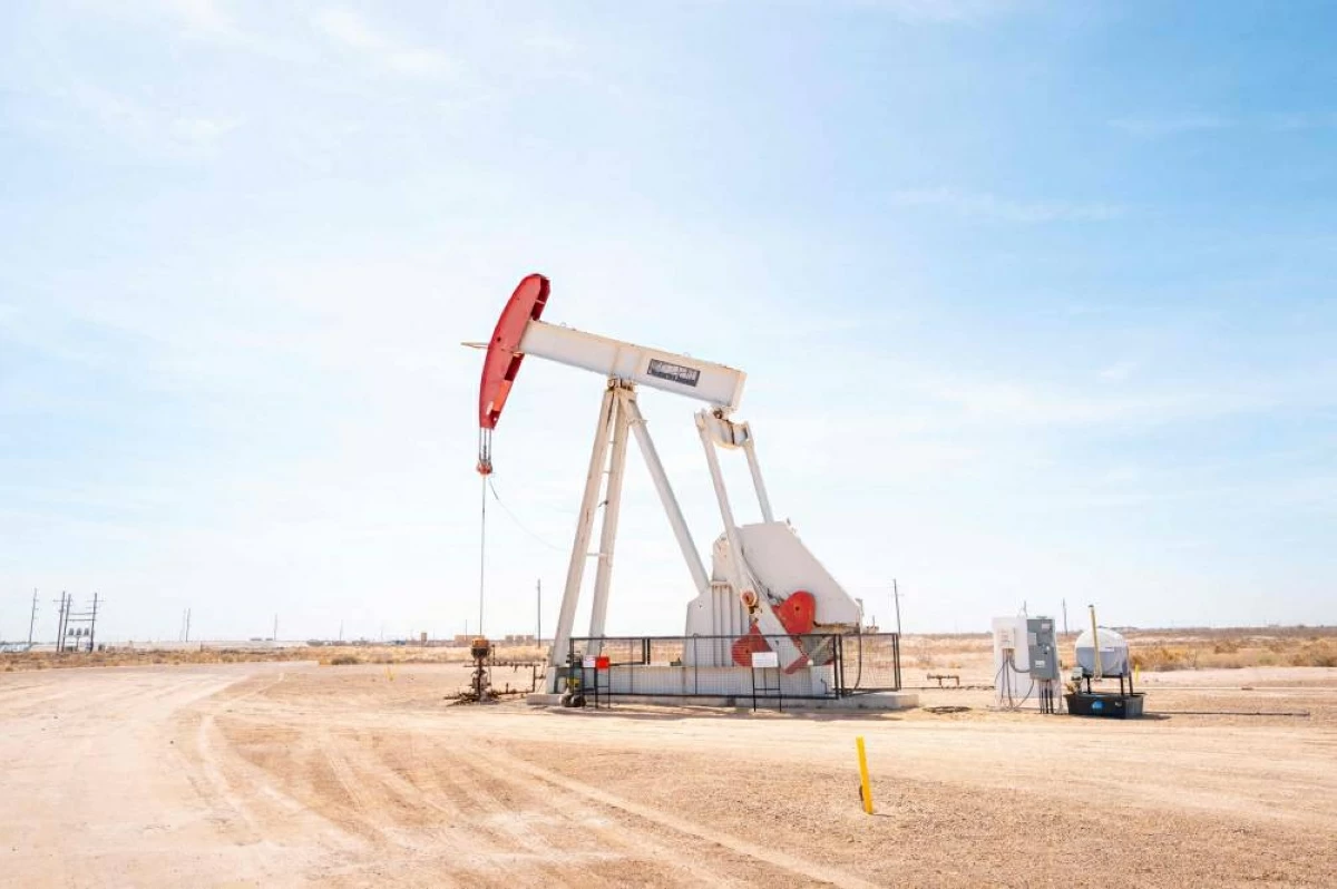 النفط يقفز 3.5% بعد استهدافات متبادلة بين إسرائيل وإيران
