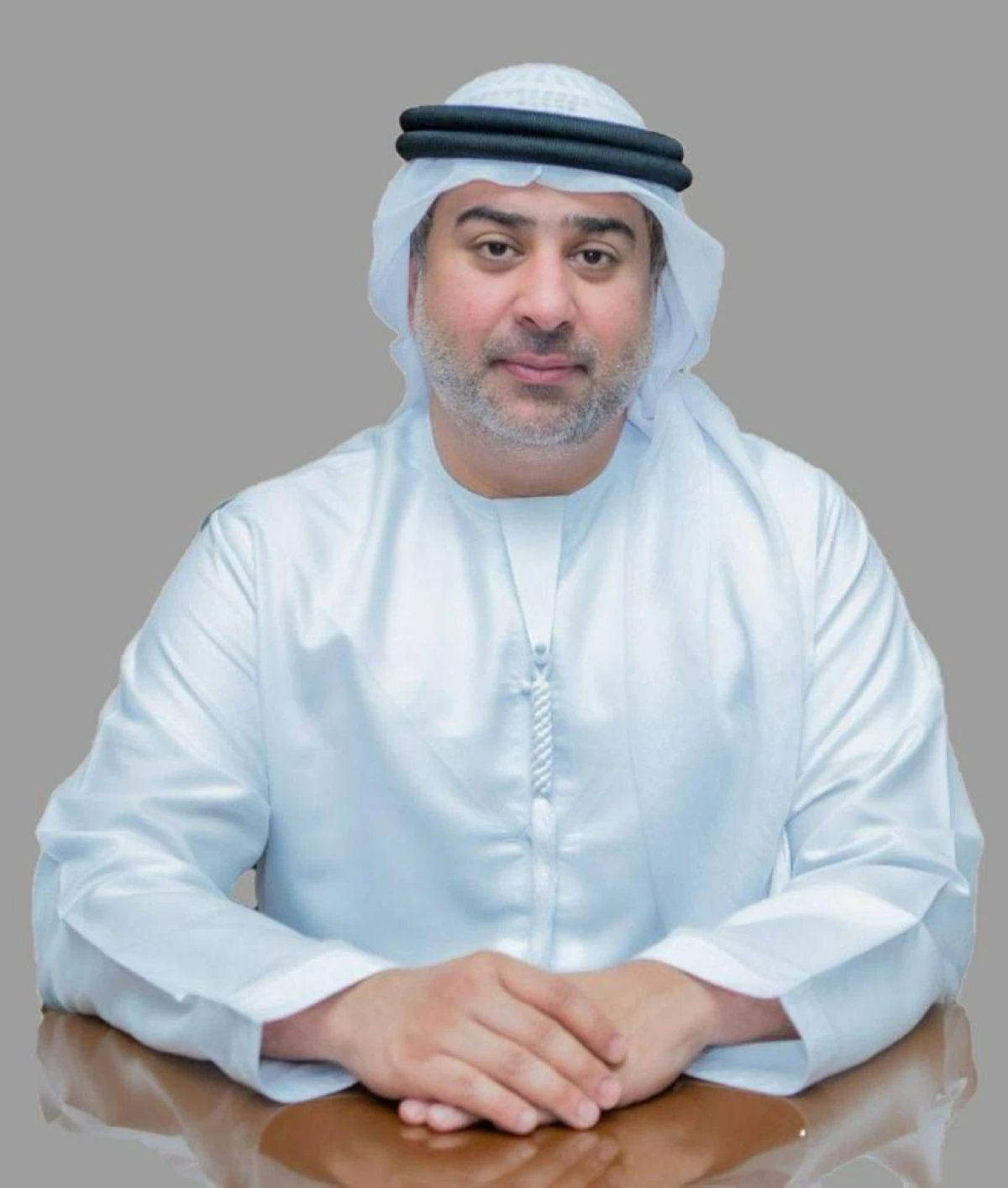 «الشارقة لرياضات الدفاع عن النفس» يهدي سلطان درع التفوق للتايكواندو
