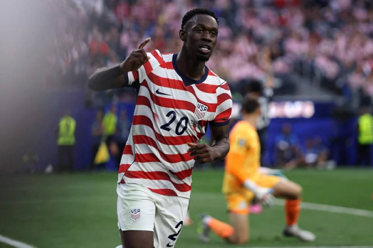 تألق لاعب أمريكي من أصول نيجيرية ونشأة إنجليزية يحرج قانون ترامب