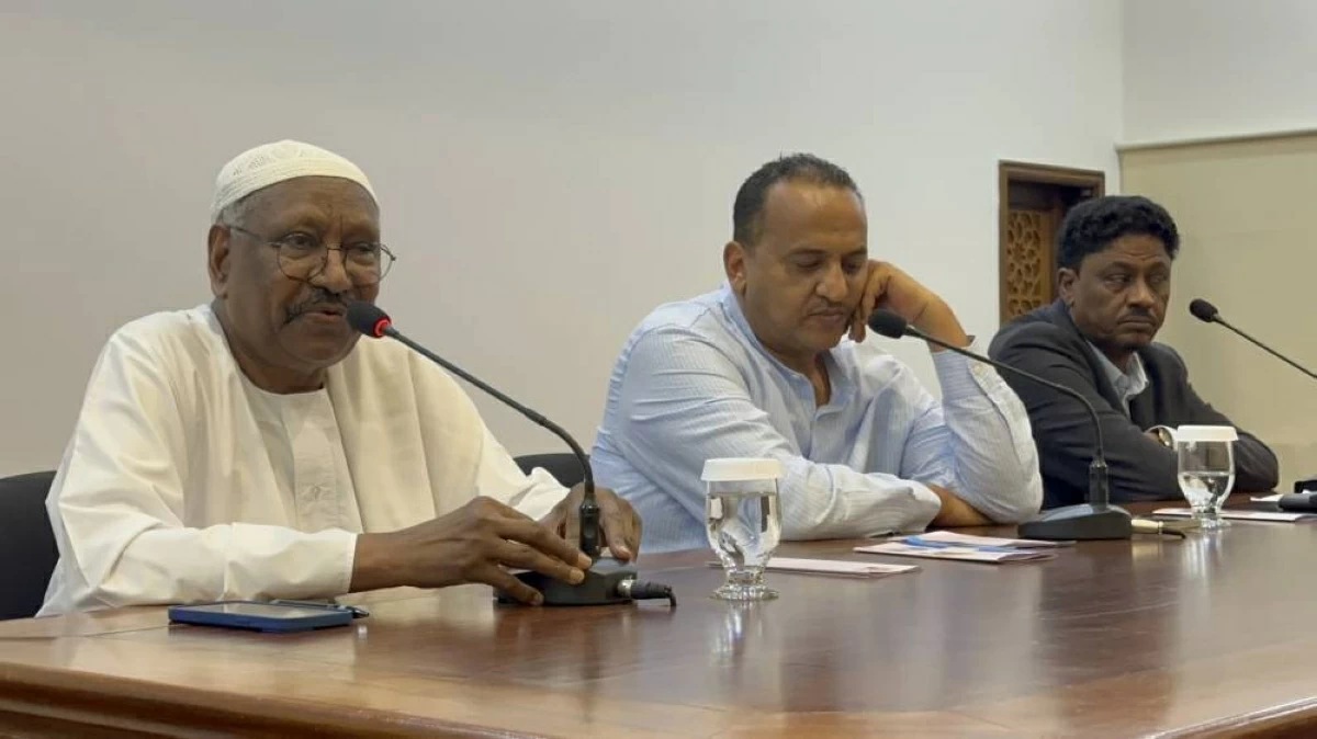 د. يوسف عيدابي يبحر في ذاكرة المسرح السوداني