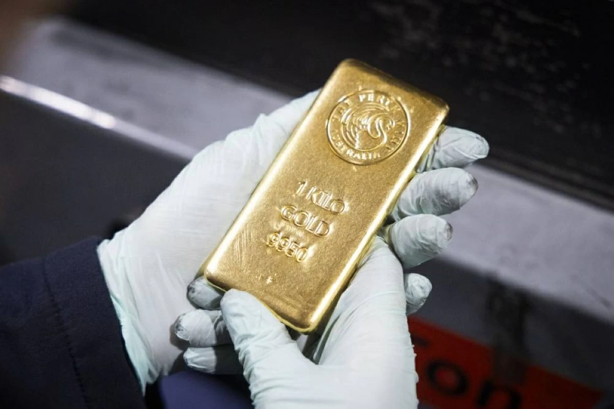 الذهب يصعد 2% فوق 4300 ‌دولار للأونصة بعد اتفاق أمريكا وإيران