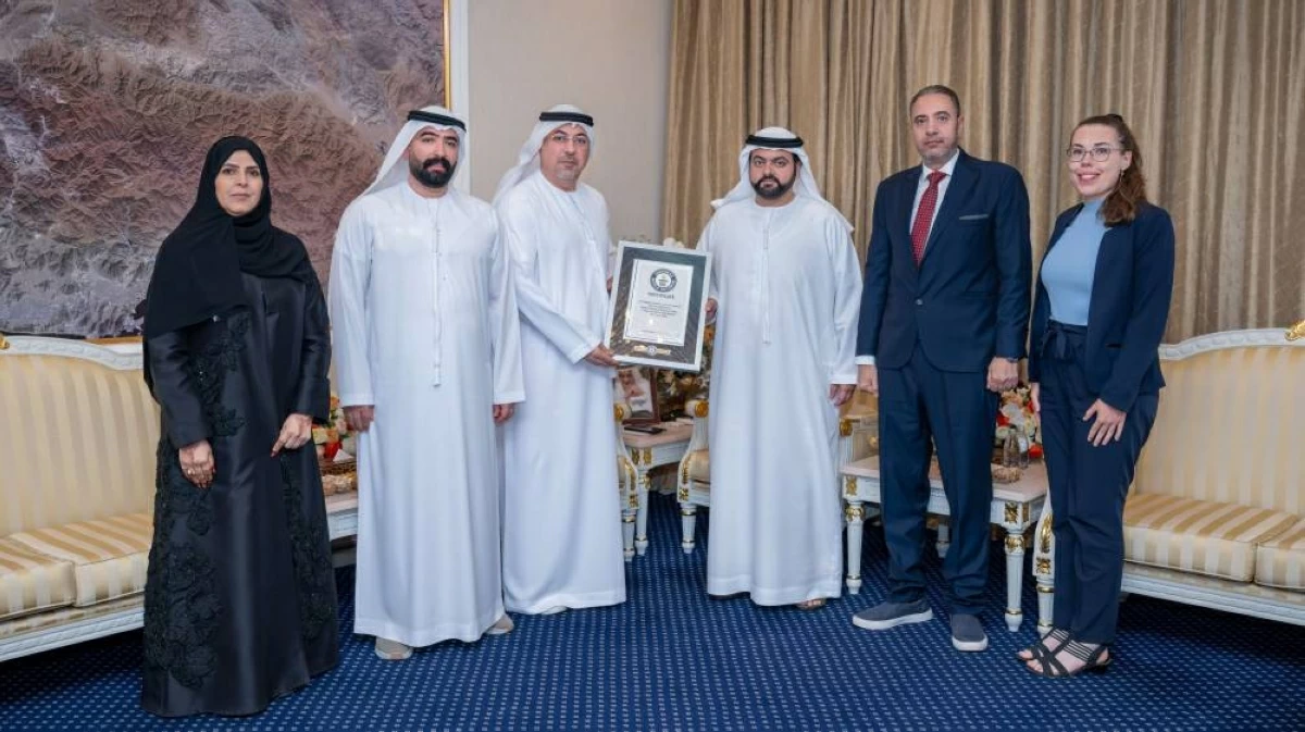 محمد الشرقي يلتقي «أكاديمية الفجيرة للفنون الجميلة» الحاصل على «غينيس»