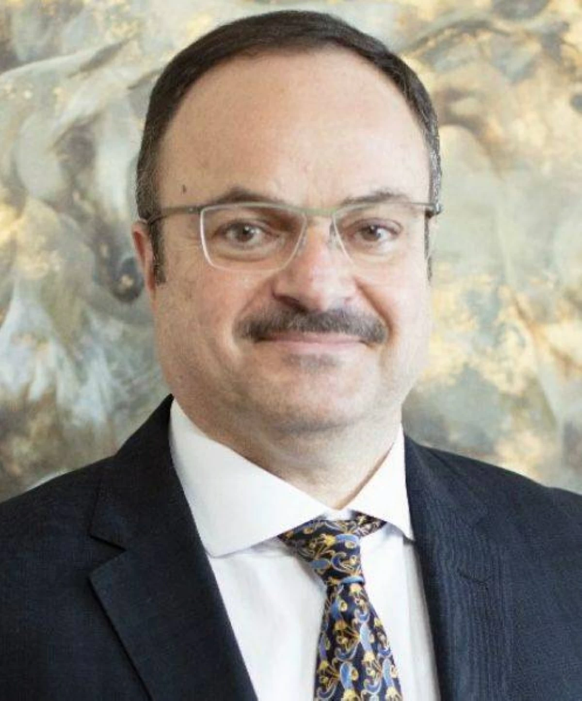 فتح «هرمز» يُعيد الإمارات لقيادة مسارات الشحن