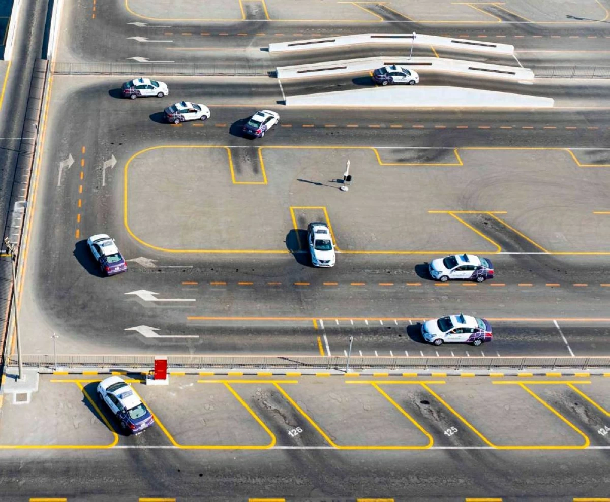 دبي توسّع نطاق تعليم قيادة المركبات