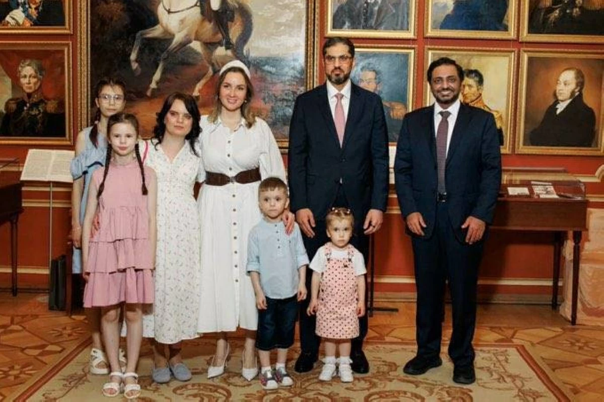 عبر «زايد الخير».. الإمارات تجمع شمل روسية وأبنائها (فيديو)