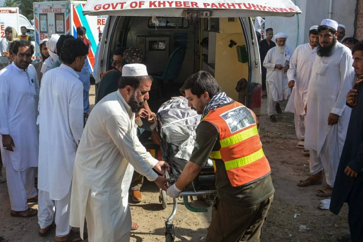 قتلى في انفجارين على جانب طريق شمال غربي باكستان