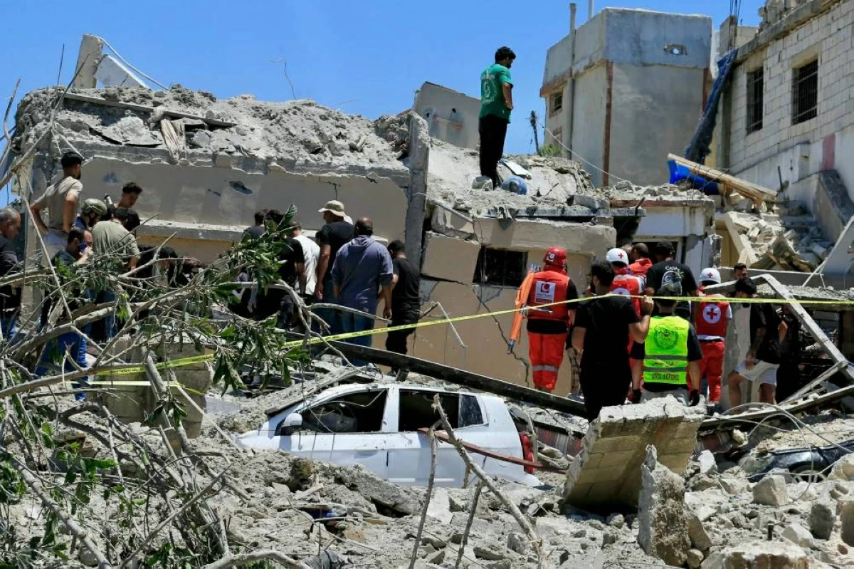 الجيش الإسرائيلي يوقف إطلاق النار بجنوب لبنان ويرفض الانسحاب