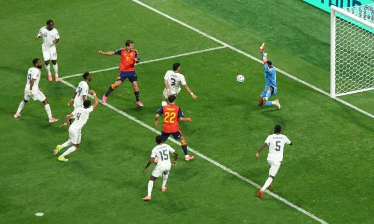 إسبانيا تفاجئ السعودية بـ 3 أهداف في أول 24 دقيقة (فيديو)