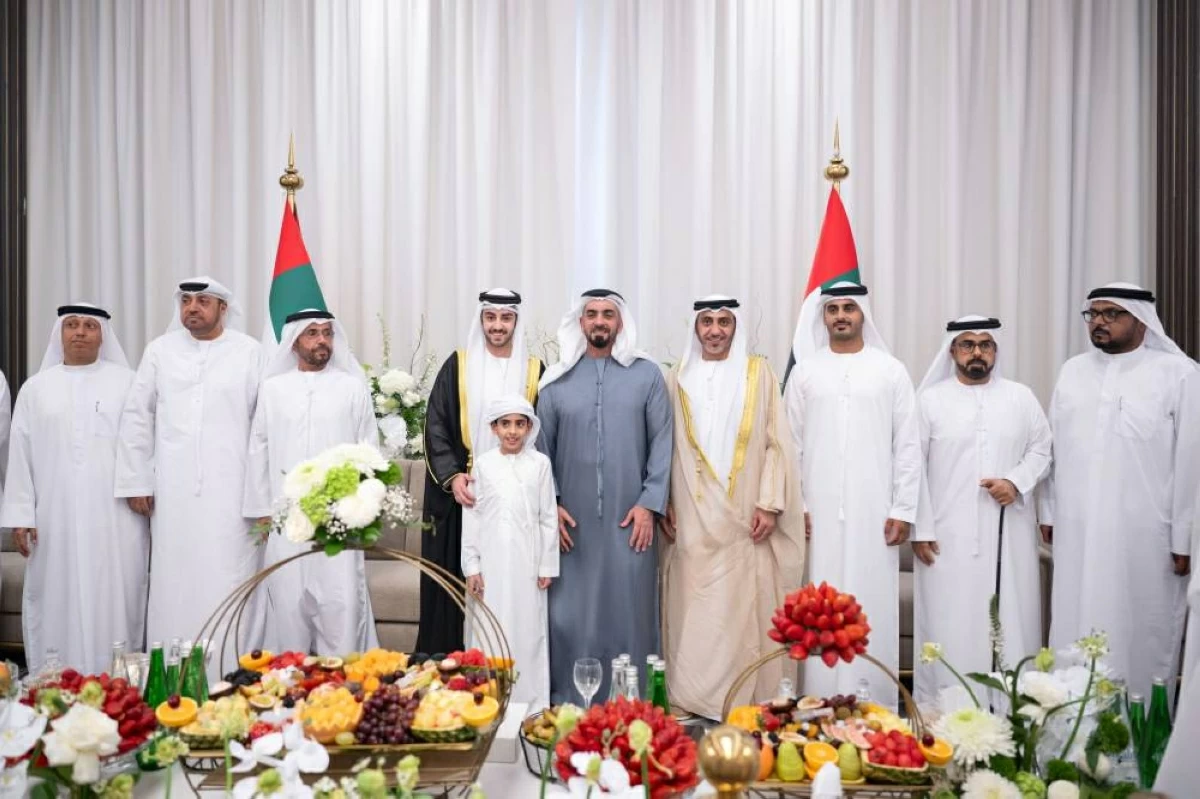 سيف بن زايد يحضر أفراح السويدي والملا