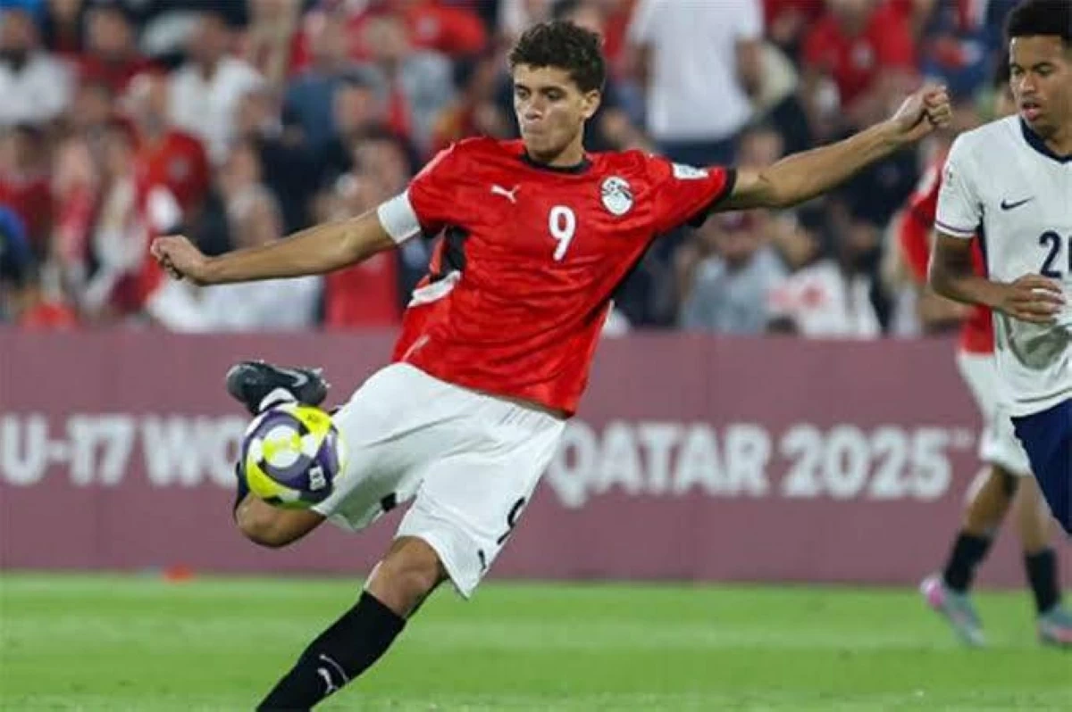 برشلونة يفعّل بند الشراء النهائي من الأهلي.. حمزة عبدالكريم يوقع رسمياً حتى 2029