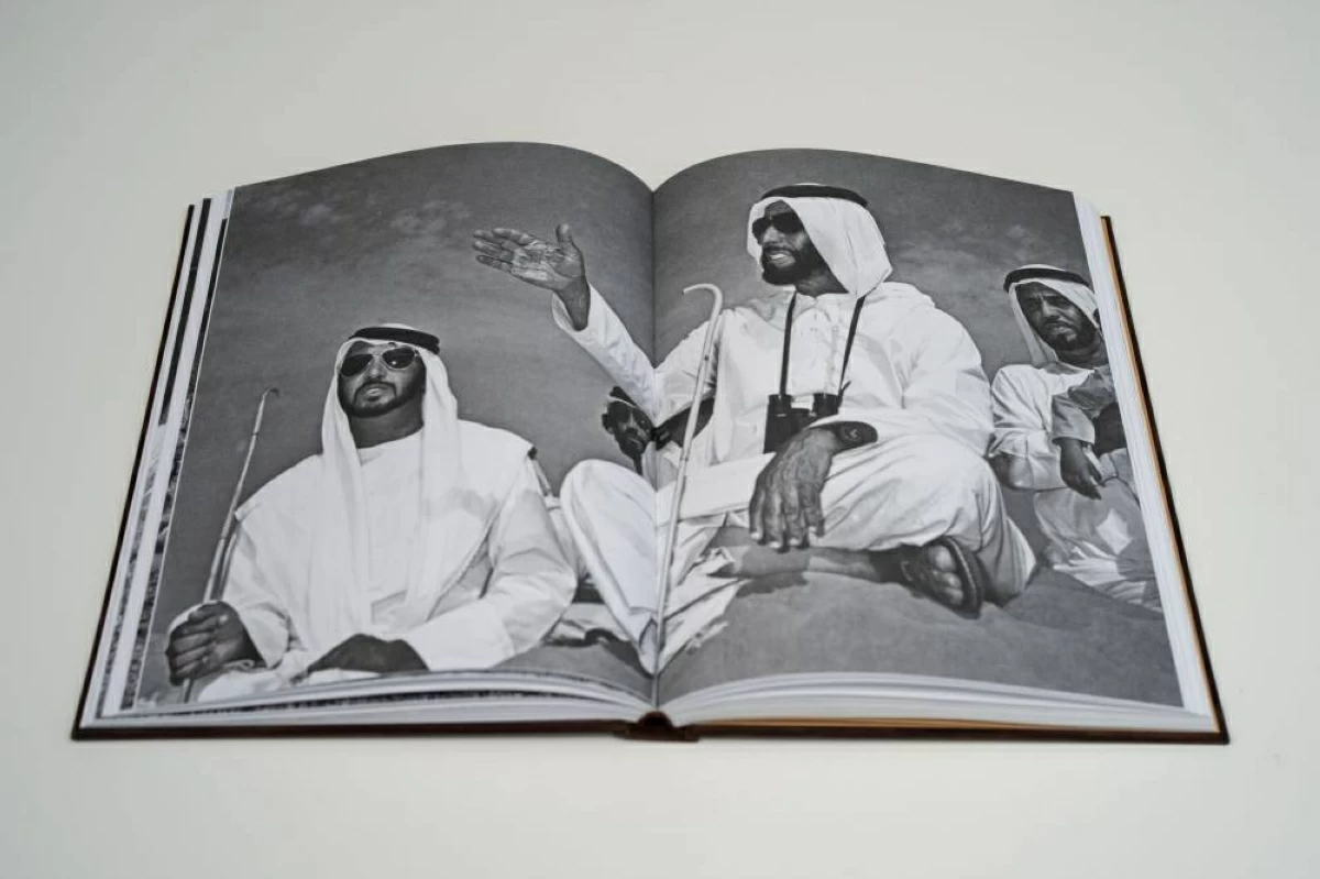 كتاب «كنز الجيل» يحتفي بالإرث الشعري للشيخ زايد بن سلطان