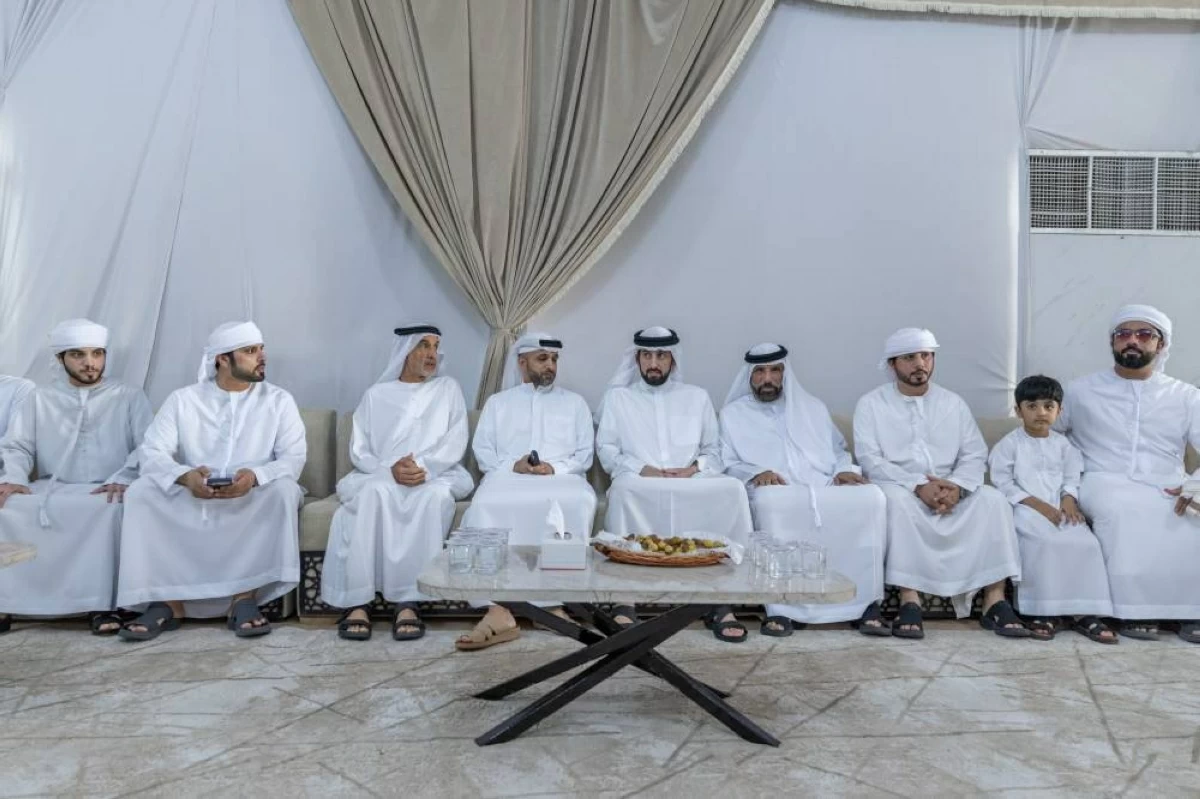 أحمد بن محمد يعزي في وفاة ريسه القمزي
