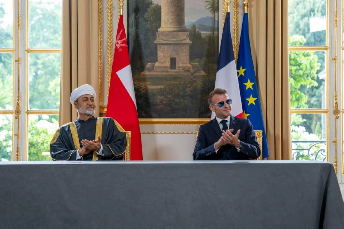 ماكرون: فرنسا ستتعاون مع سلطنة عمان والشركاء لإزالة ألغام «هرمز»