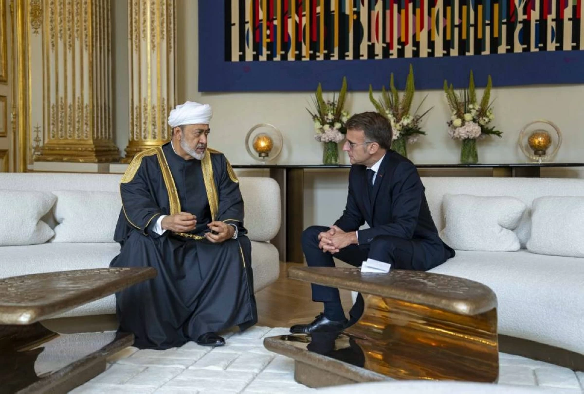سلطان عُمان وماكرون يؤكدان التمسك بحرية الملاحة دون شروط في «هرمز»