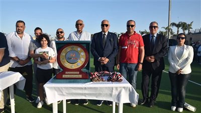 فرحات ودرويش وعامر وحسني ومصطفى يسلمون درع الدوري لفريق بورفؤاد