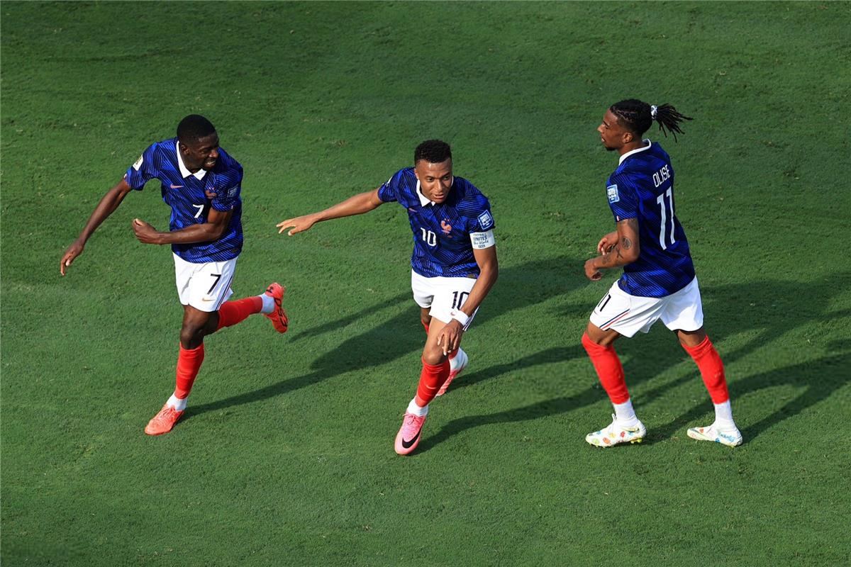 فيديو | أوليس يتألق ومبابي يقود فرنسا لدور الـ 16 بكأس العالم بثلاثية أمام السويد