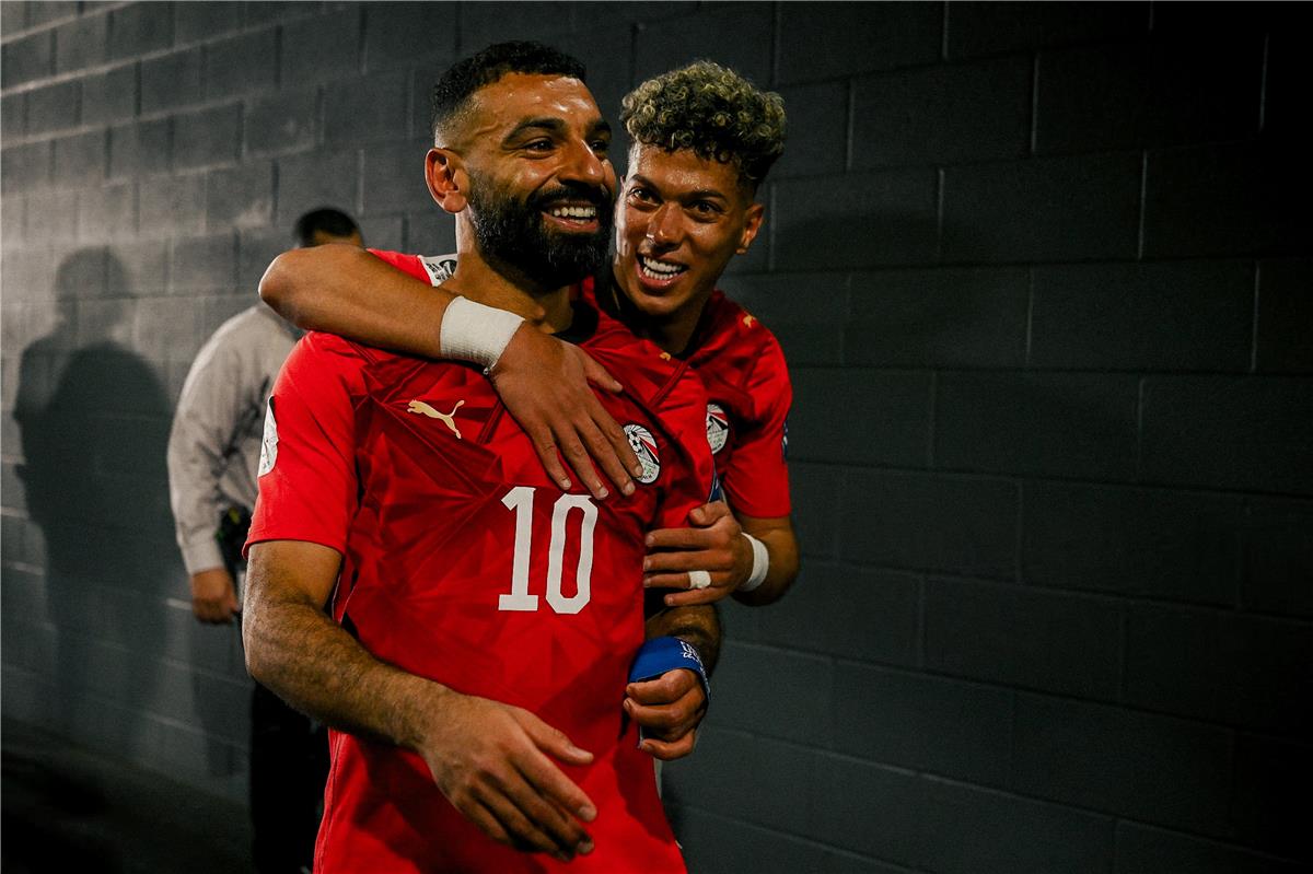ديلي ميل: إمام عاشور نجم صاعد يضيء سماء كأس العالم.. ودموع الفرح تنهمر من قلب صلاح البطل