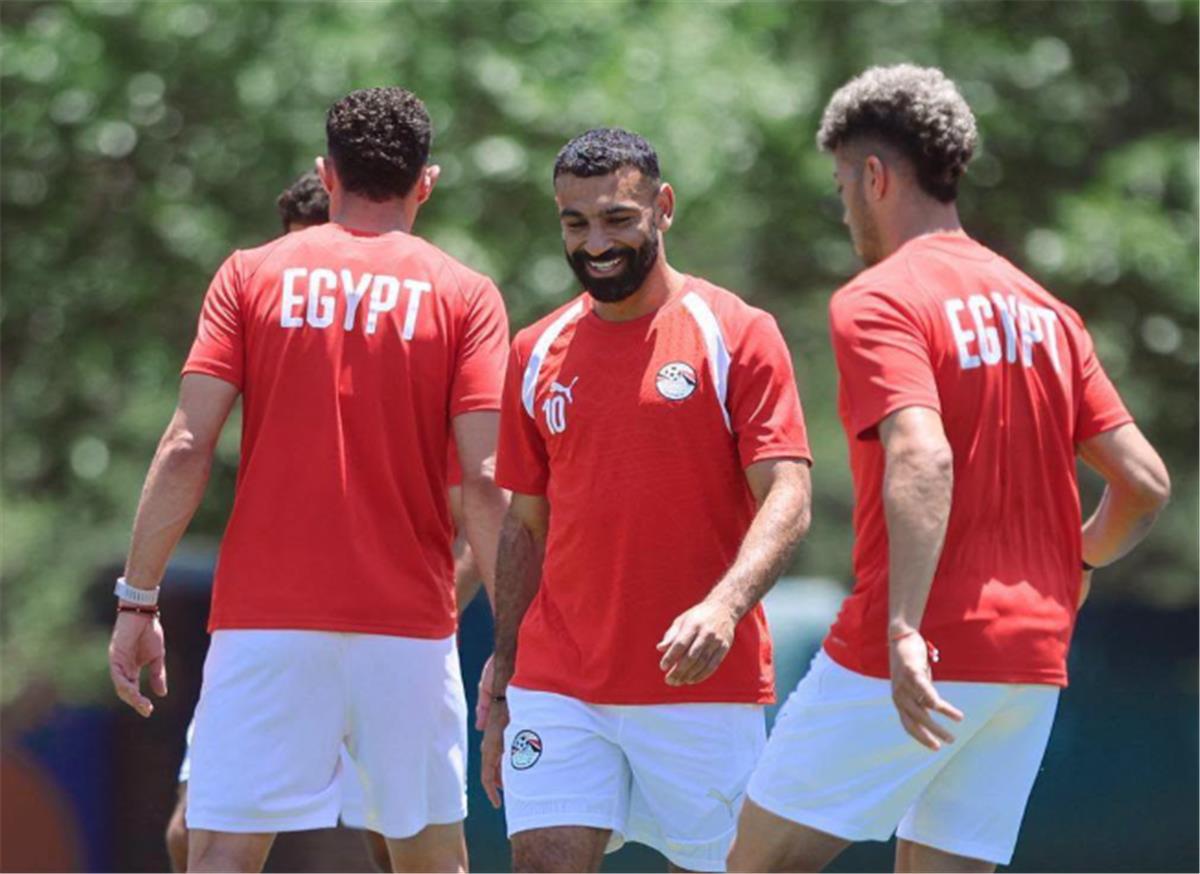 قبل مواجهة الأرجنتين.. عاصفة رعدية تجبر منتخب مصر على إلغاء مرانه