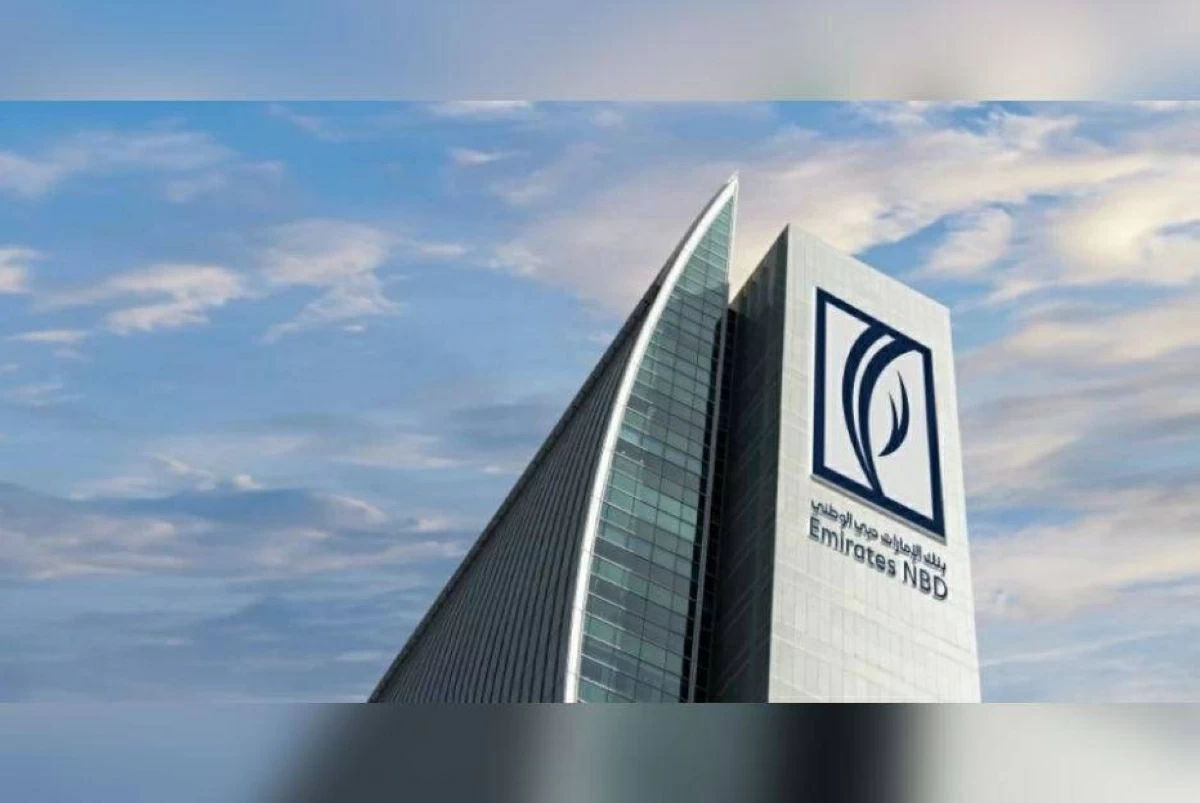 تعاون بين «الإمارات دبي الوطني» و«ألبا كارز»