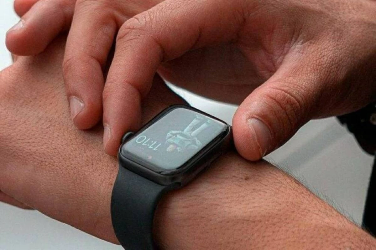 «ساعة ذكية» تسرق 750 مليون جنيه.. كيف خسر مصري كل ثروته؟