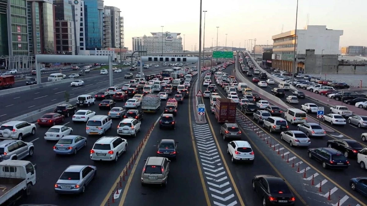 دبي تنشئ مساراً علوياً على شارع الخيل