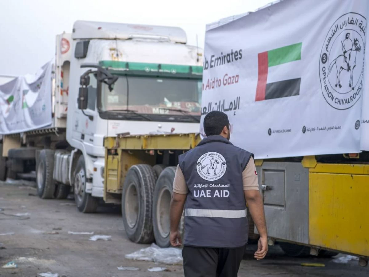 4 قوافل مساعدات إماراتية تدخل غزة بـ416 طن مواد إغاثية