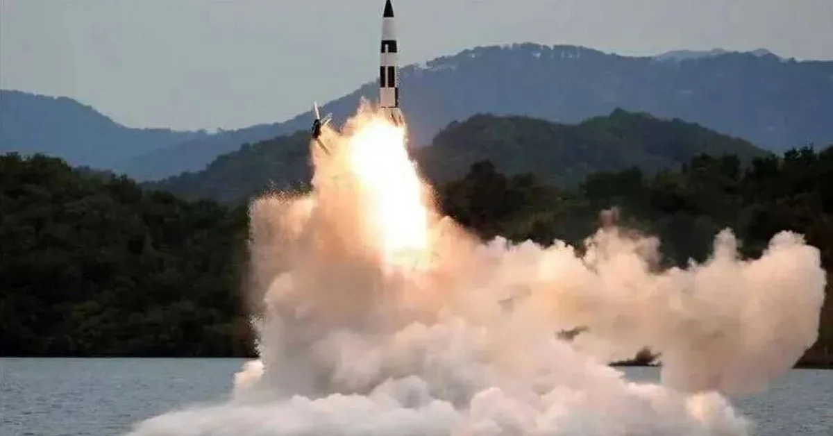 شينخوا: الجيش الصيني يجري تجربة لإطلاق صاروخ من غواصة