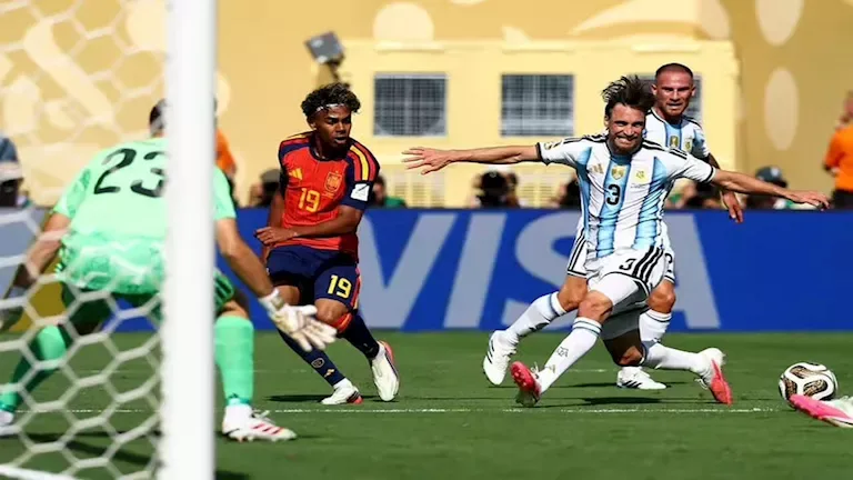 إسبانيا تتوج بكأس العالم للمرة الثانية بهدف توريس في الدقيقة ١٠٦