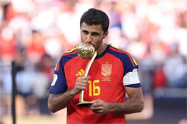 رودري يتوج بأفضل لاعب في مونديال ٢٠٢٦ ومبابي يحصد الحذاء الذهبي
