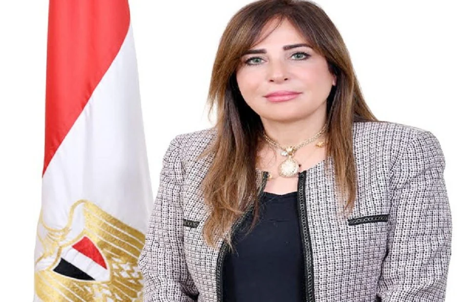 وزيرة الإسكان تتابع تطوير الطرق والمرافق في الشروق والمنيا الجديدة وأسيوط الجديدة وحدائق العاشر من رمضان