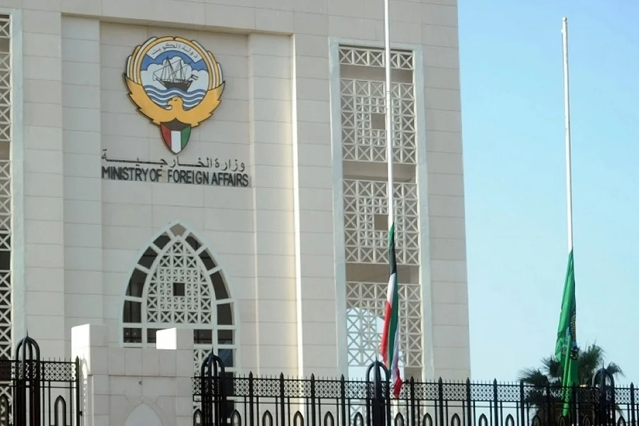 الكويت تعلن تضامنها مع السعودية بعد استهداف الحوثي للمنطقة الجنوبية بصواريخ باليستية