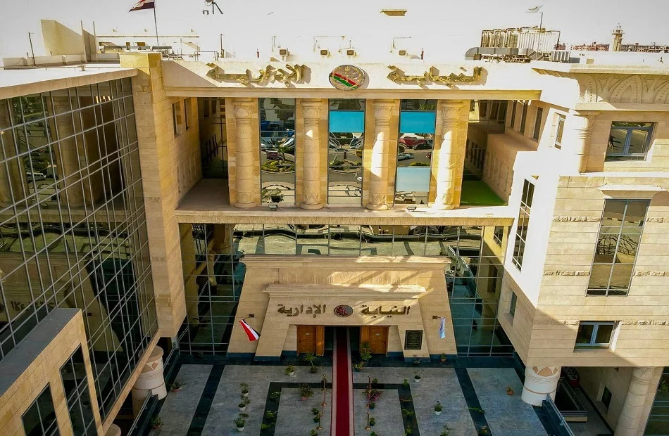 حريق عقار طريق أسيوط بسوهاج: طوابق مخالفة تتسبب في امتداد النيران واختناق مواطنين