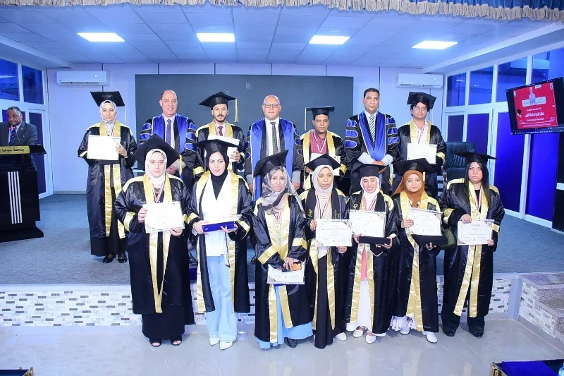 جامعة سوهاج تخرج 175 باحثا في أول دفعة من كلية الدراسات العليا والبحوث البيئية