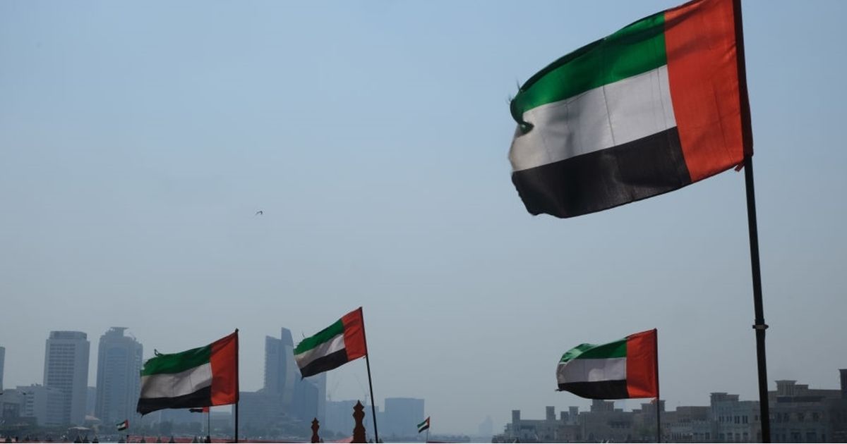 إلغاء إقامات بالجملة يطال آلاف المصريين في الإمارات خلال إجازتهم السنوية في بلادهم
