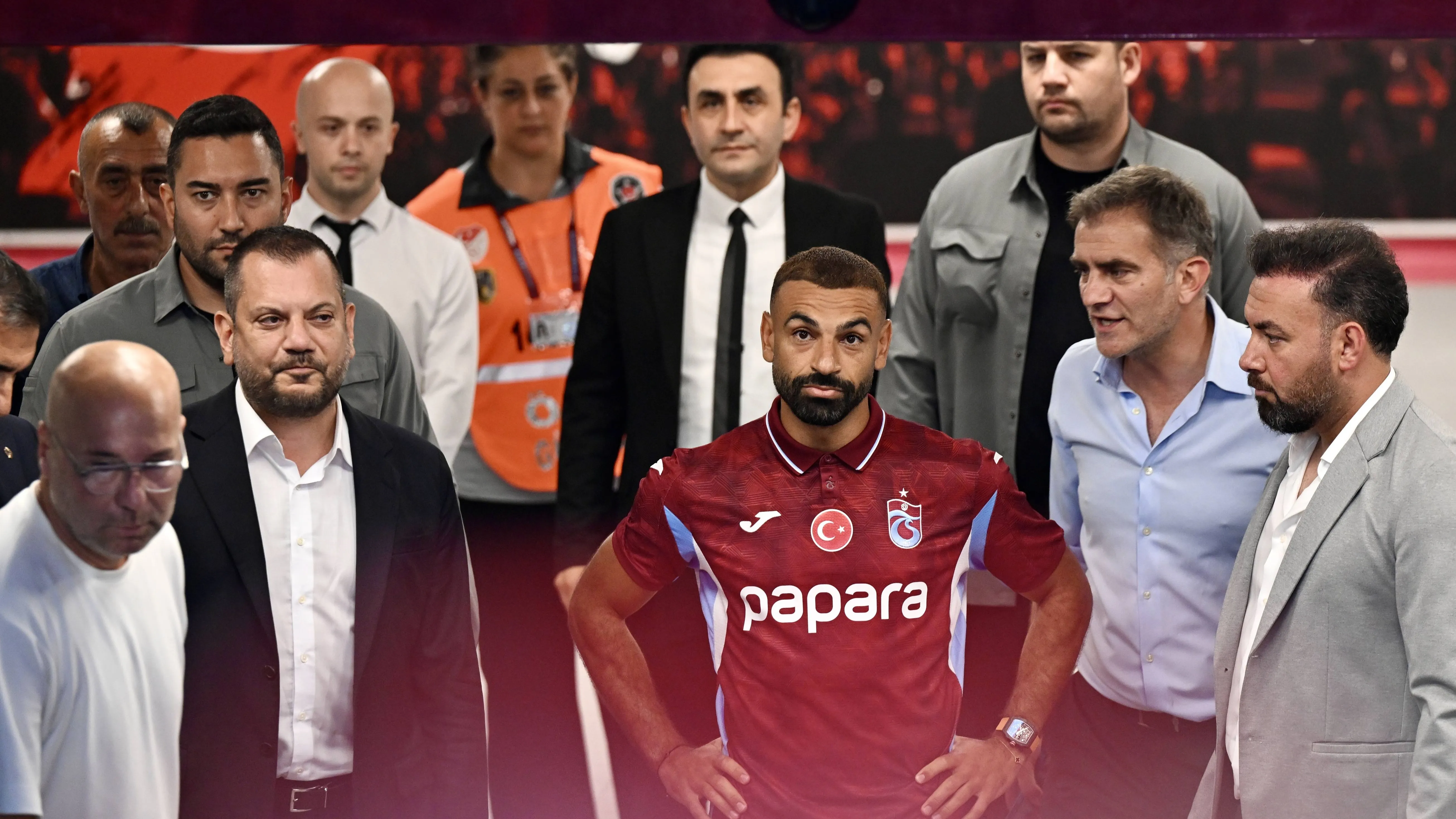محمد صلاح “مُجبر” على العودة لمصر بسبب دعوى قضائية ضده .. والشاكي: تحركت بموجب توكيل عام ولم أتقاضى أتعابي!
