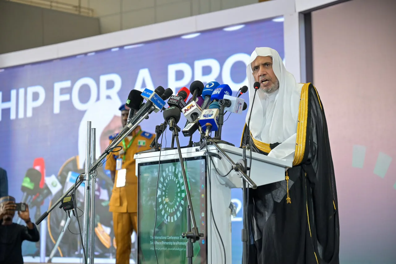 من العاصمة النيجيرية أبوجا.. وبرعاية فخامة رئيس الجمهورية: د.العيسى يطلق مبادرةَ رابطة العالم الإسلامي للسِّلم المجتمعيّ في غرب أفريقيا