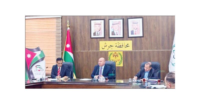 محافظ جرش: متابعات مستمرة لمنع الاعتداءات على الأرصفة والطرق