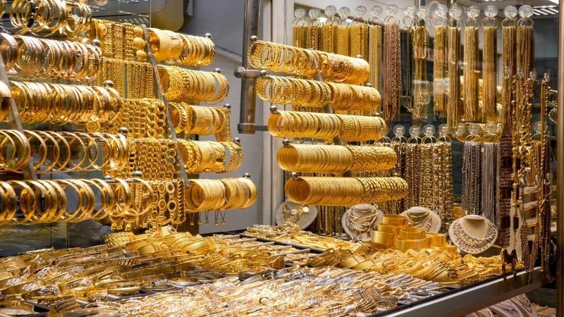 انخفاض أسعار الذهب محليا إلى 89.40 دينارا للغرام
