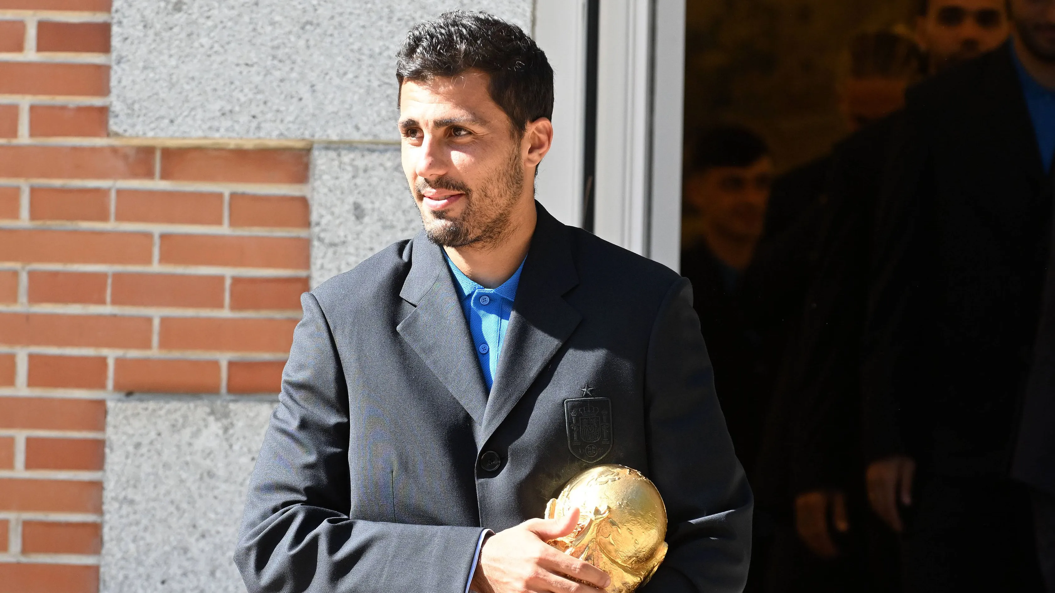 رودري يتجنب هذا الأمر بعد الوصول لإنجلترا