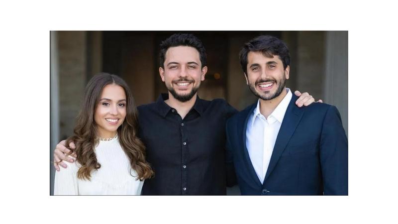 ولي العهد يُهنئ الأميرة إيمان والسيد جميل بقدوم التوأمتين