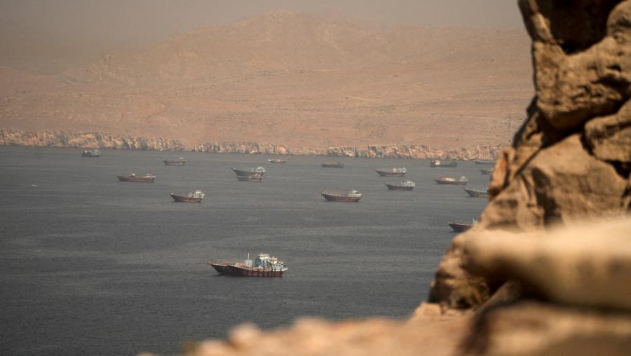 مجدداً .. تعرض سفينة إماراتية لهجوم أثناء عبورها هرمز