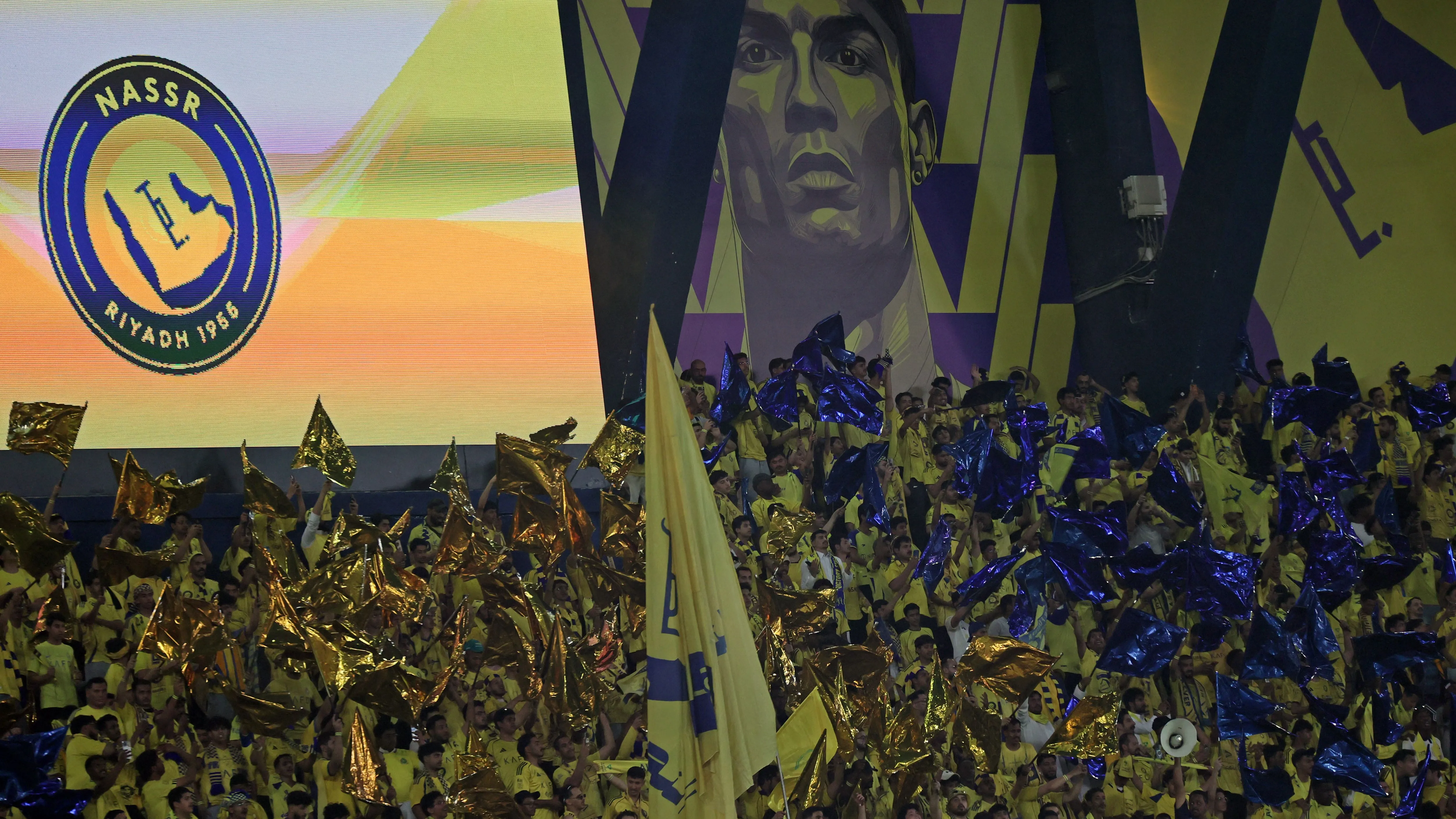 بالفيديو.. جماهير النصر تفاجئ نجمها الجديد بتحية خاصة