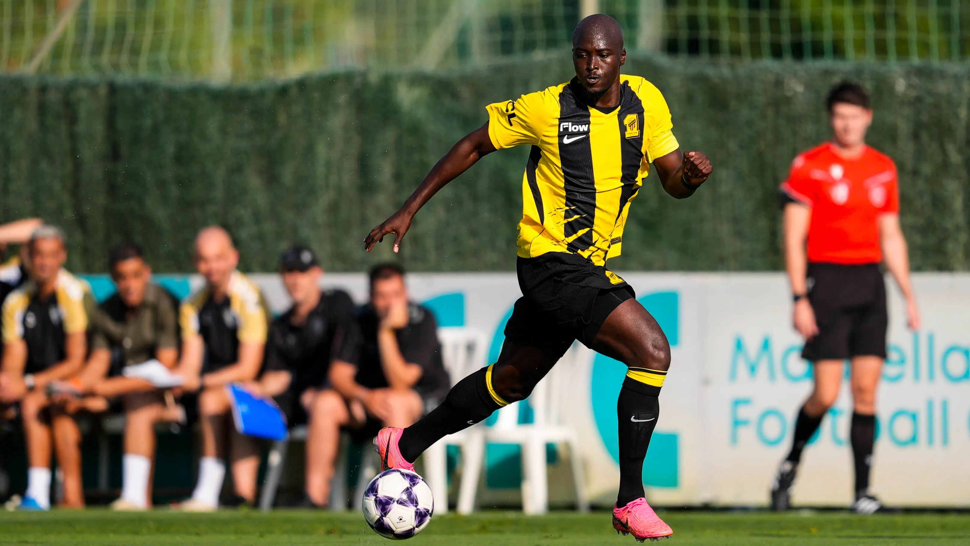 فيديو: هدف وطرد.. دانيلو بيريرا يفسد افتتاحية الاتحاد في 6 دقائق كارثية